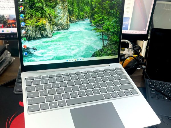 Surface Laptop Go/ i5-1035g1/8/256/12.5' 2k Touch/ 99%